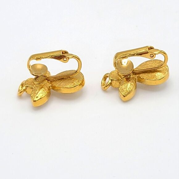 Avon Angel faux pearl  goldtone clip on earrings - Picture 3 of 3